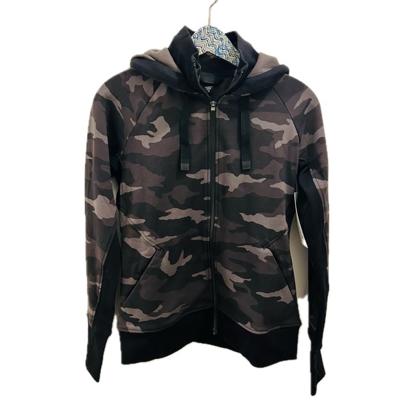 Athleta Triumph Printed Hoodie NWT Small Camouflage black gray sweatshirt - Picture 2 of 13